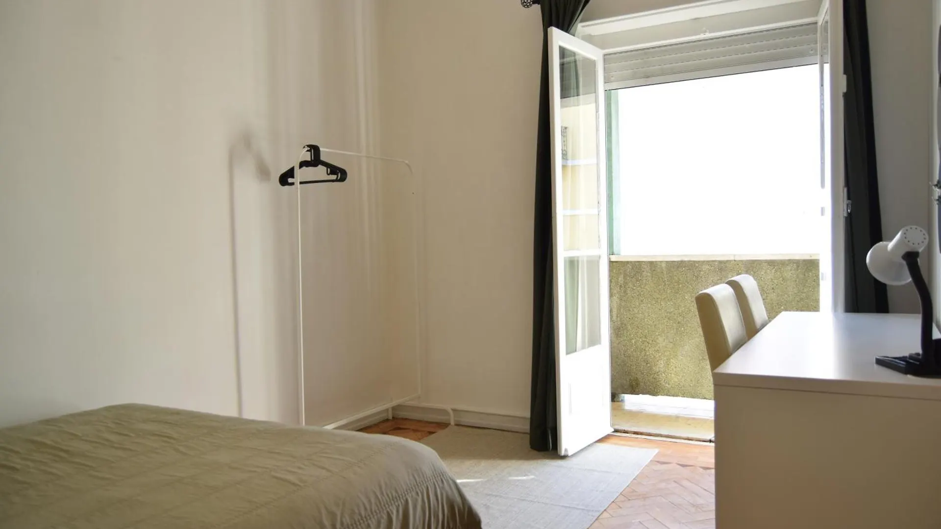Young Apartment Lisboa ホームステイ