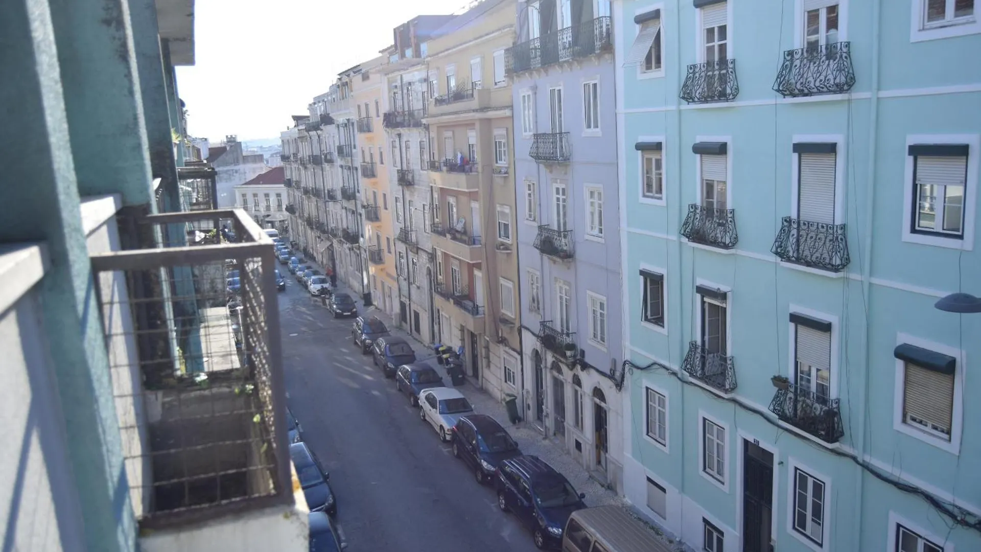 Homestay Young Apartment Lisbon